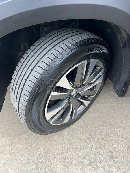 Peugeot 2008 1.2 Allure PANO CH