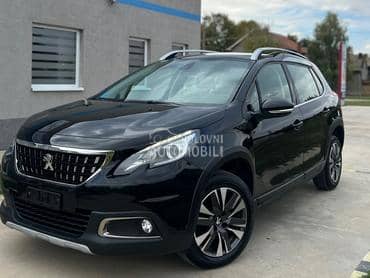 Peugeot 2008 1.2 Allure PANO CH