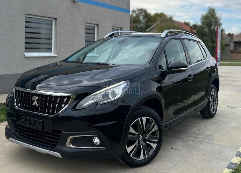 Peugeot 2008 1.2 Allure PANO CH