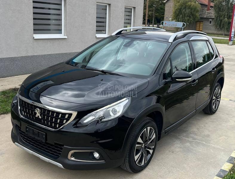 Peugeot 2008 1.2 Allure PANO CH