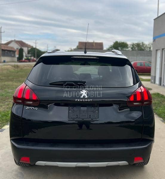 Peugeot 2008 1.2 Allure PANO CH