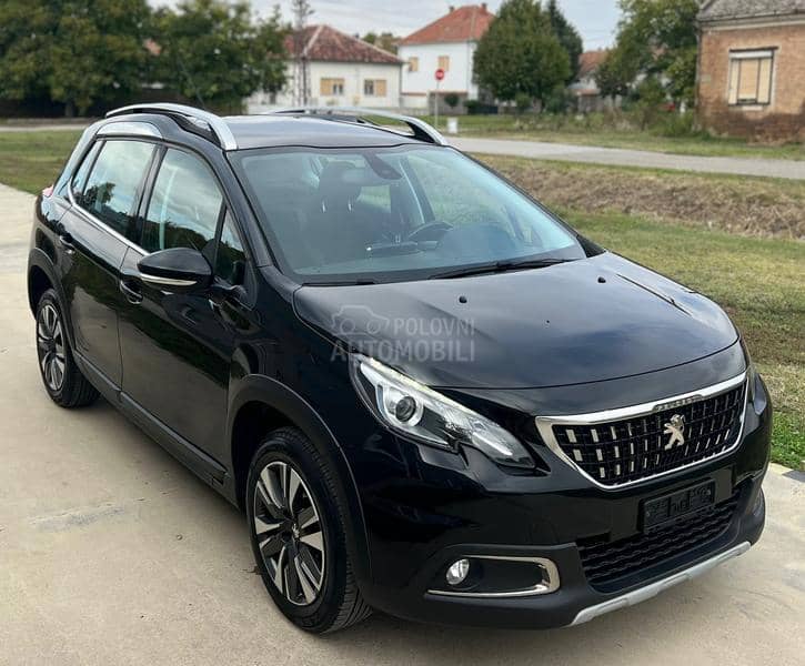 Peugeot 2008 1.2 Allure PANO CH