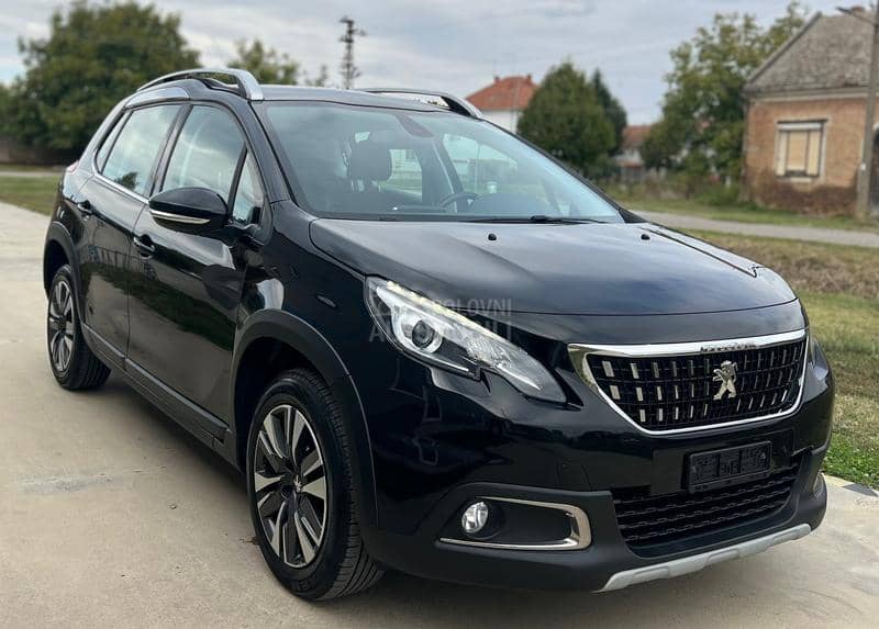 Peugeot 2008 1.2 Allure PANO CH