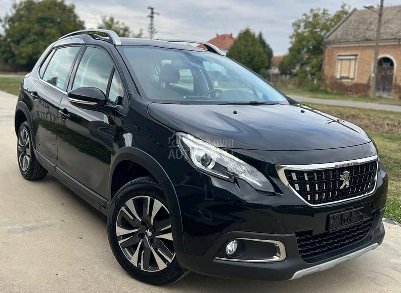 Peugeot 2008 1.2 Allure PANO CH