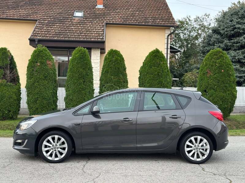 Opel Astra J 1.4 TURBO