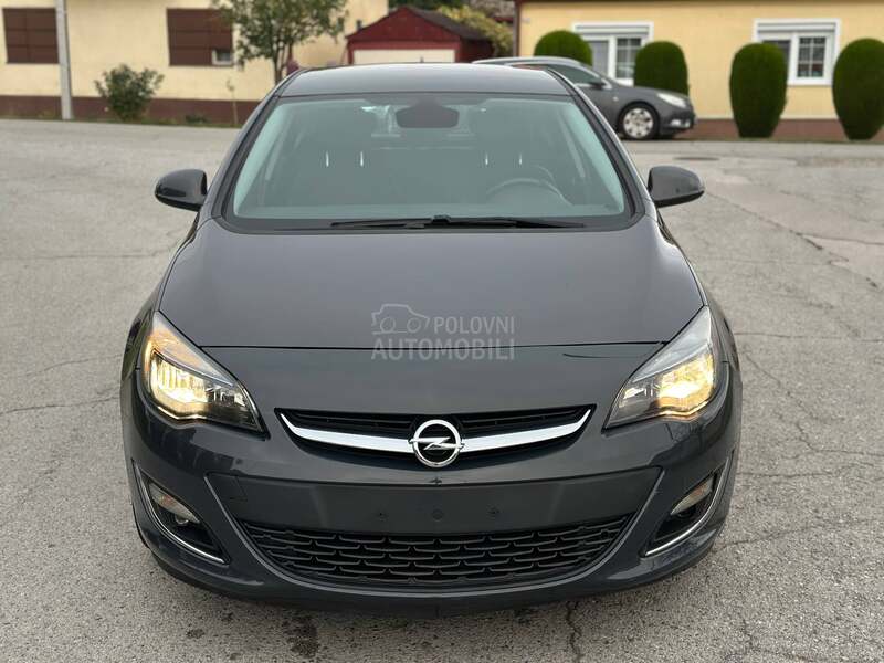 Opel Astra J 1.4 TURBO