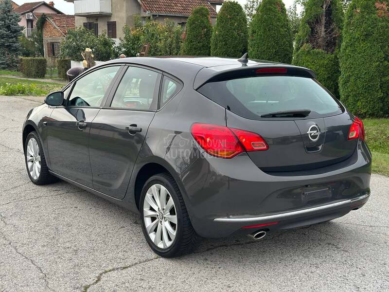 Opel Astra J 1.4 TURBO