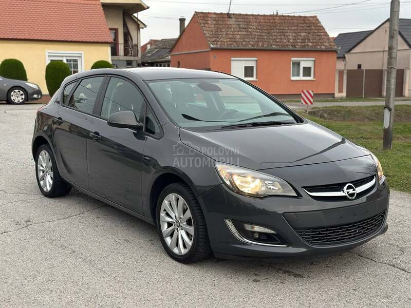 Opel Astra J 1.4 TURBO