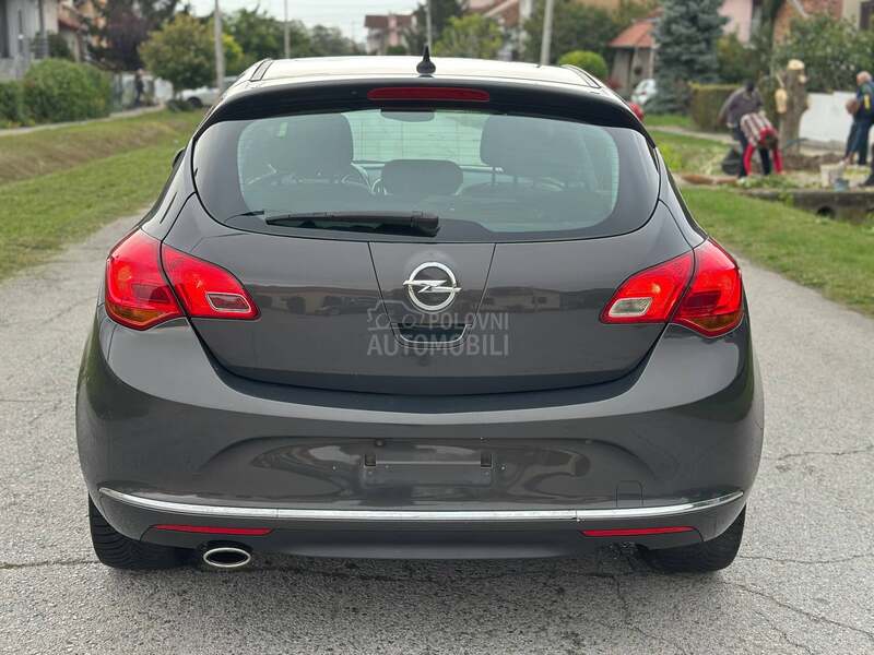 Opel Astra J 1.4 TURBO