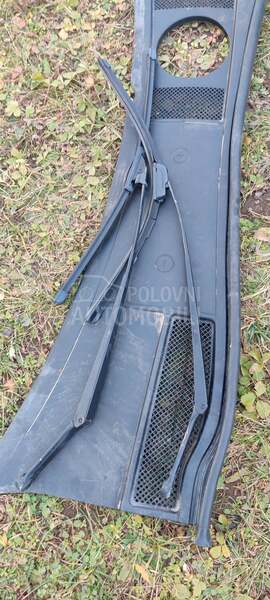 plastika kod brisaca a6 c5