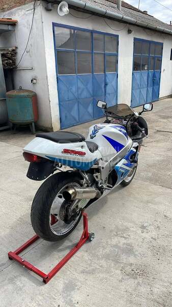 Suzuki SRAD
