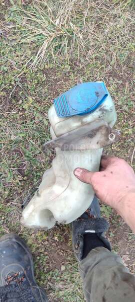 boca za tecnost brisaca a6 c5