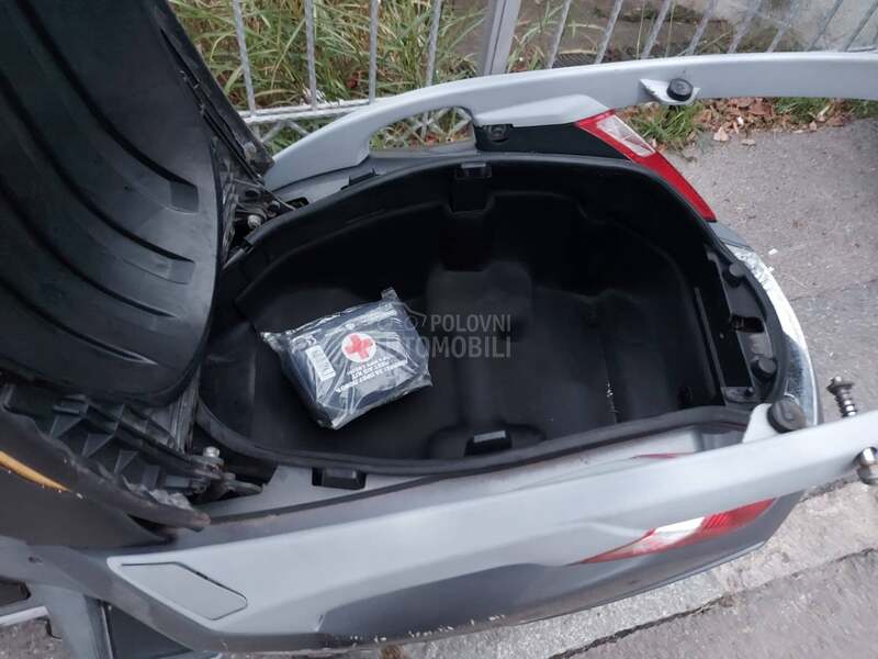 Peugeot Satelis 250 piaggio