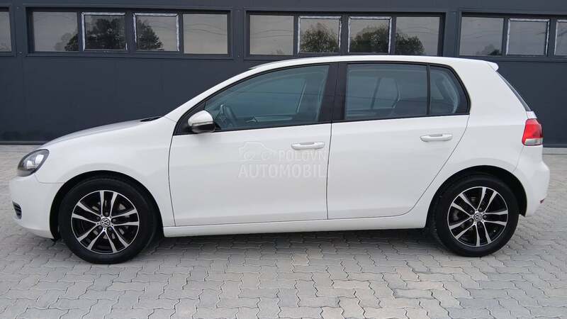 Volkswagen Golf 6 1.6 TDI BLUEMOTION