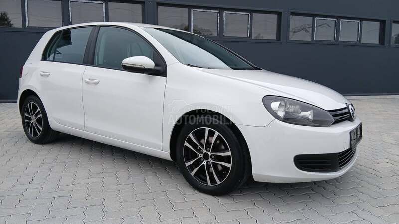 Volkswagen Golf 6 1.6 TDI BLUEMOTION