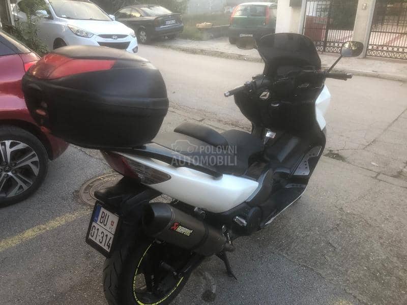 Yamaha T max Hitno samo danas