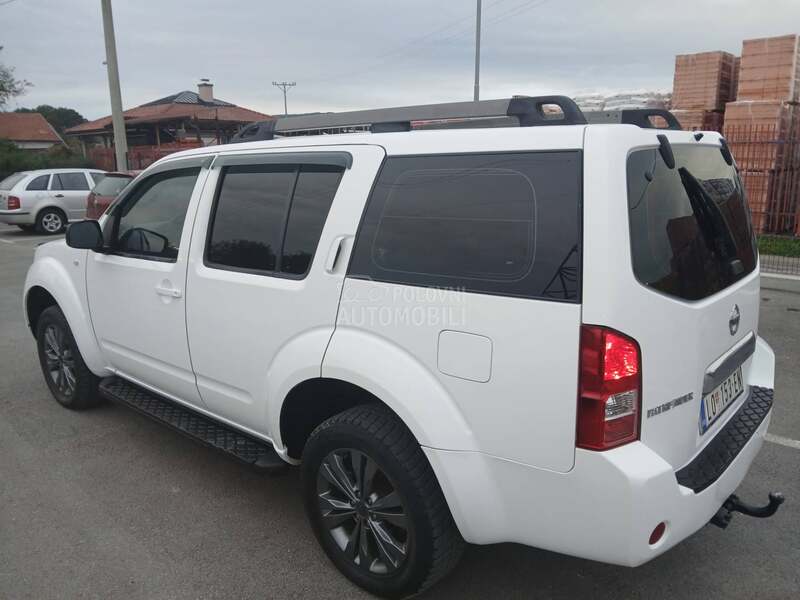 Nissan Pathfinder 