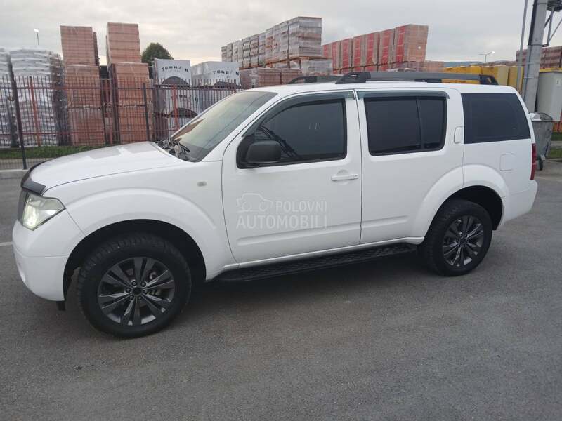 Nissan Pathfinder 