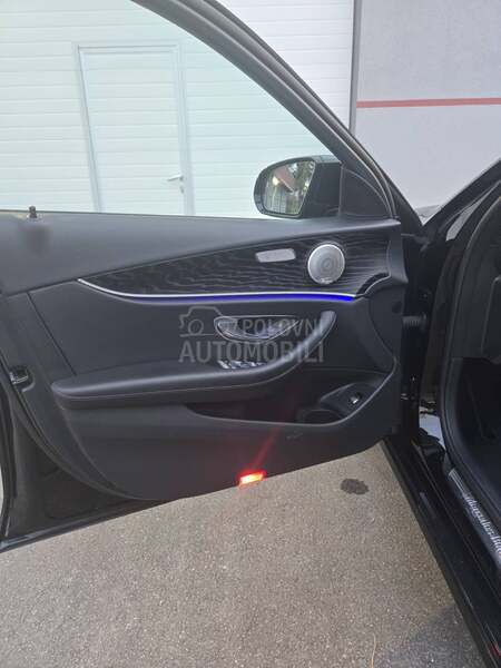 Mercedes Benz E 300 HYB/AVANTGARDE