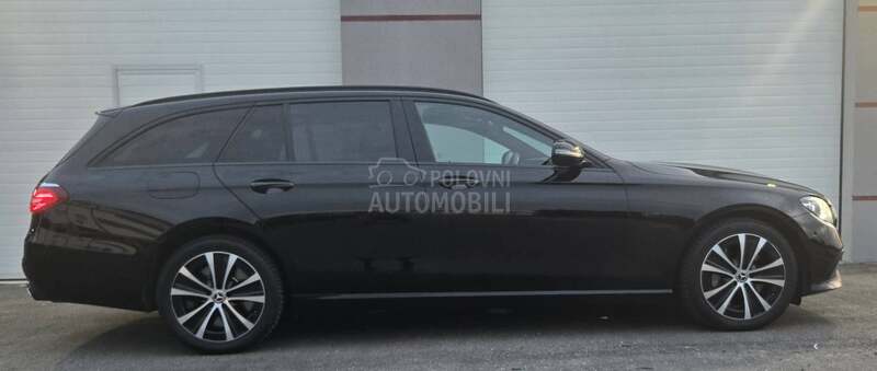Mercedes Benz E 300 HYB/AVANTGARDE