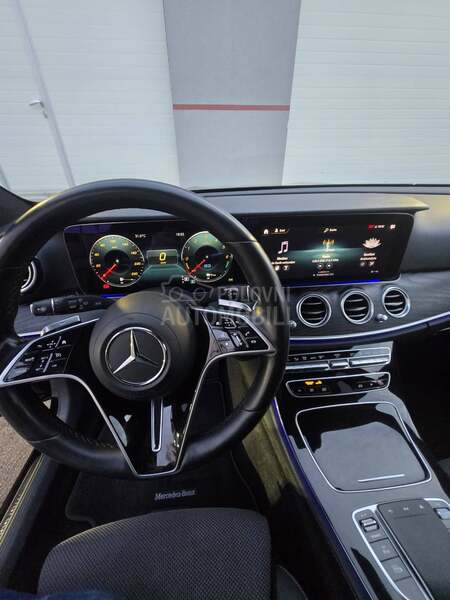 Mercedes Benz E 300 HYB/AVANTGARDE