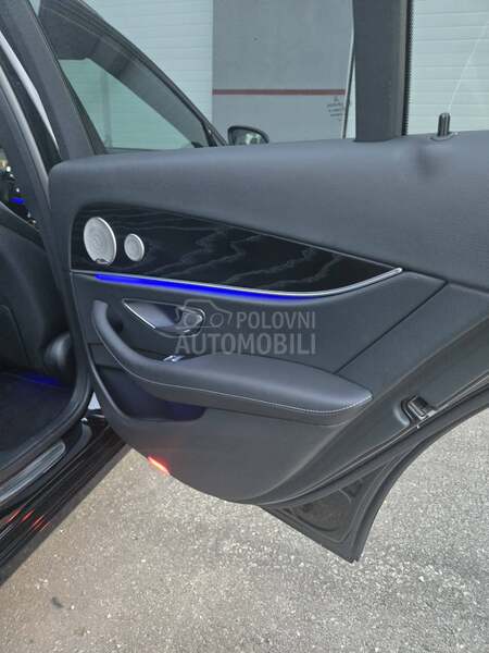 Mercedes Benz E 300 HYB/AVANTGARDE