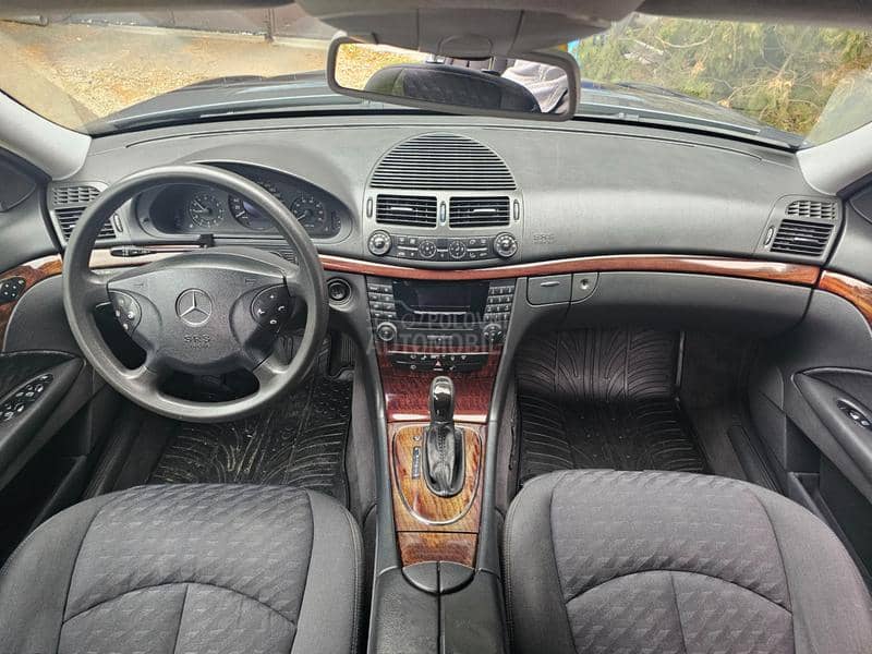 Mercedes Benz E 200 O.čuvan
