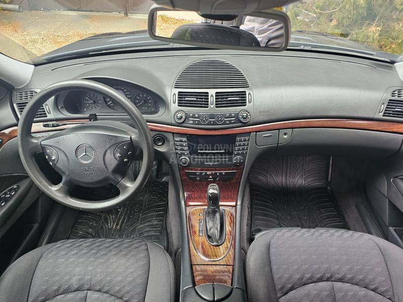 Mercedes Benz E 200 O.čuvan