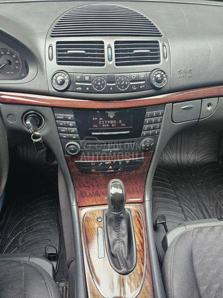 Mercedes Benz E 200 O.čuvan