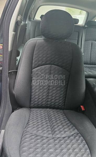 Mercedes Benz E 200 O.čuvan