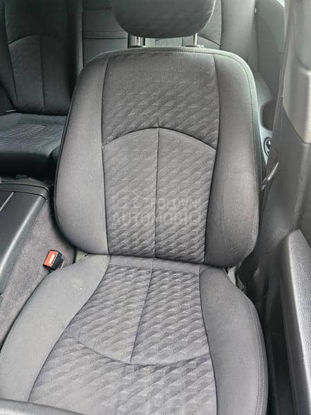 Mercedes Benz E 200 O.čuvan