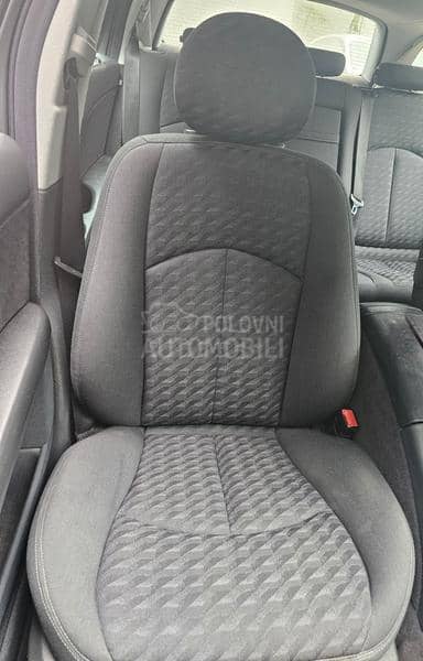 Mercedes Benz E 200 O.čuvan