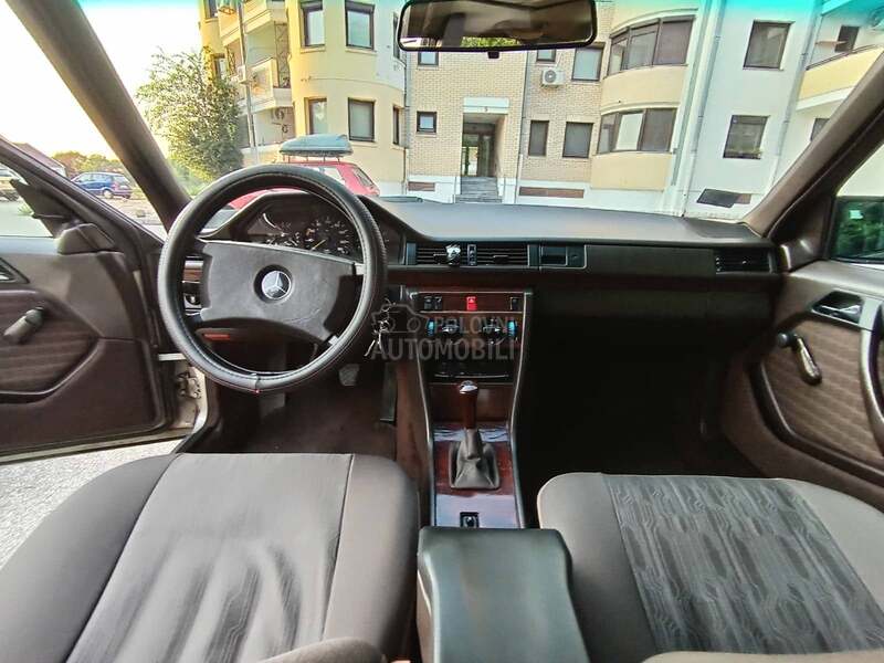 Mercedes Benz E 124 200 D/124