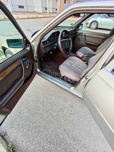 Mercedes Benz E 124 200 D/124