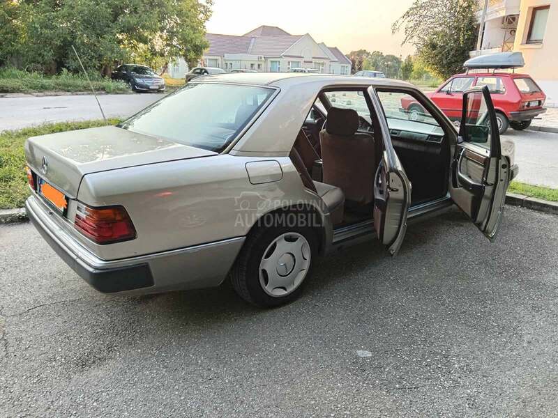 Mercedes Benz E 124 200 D/124