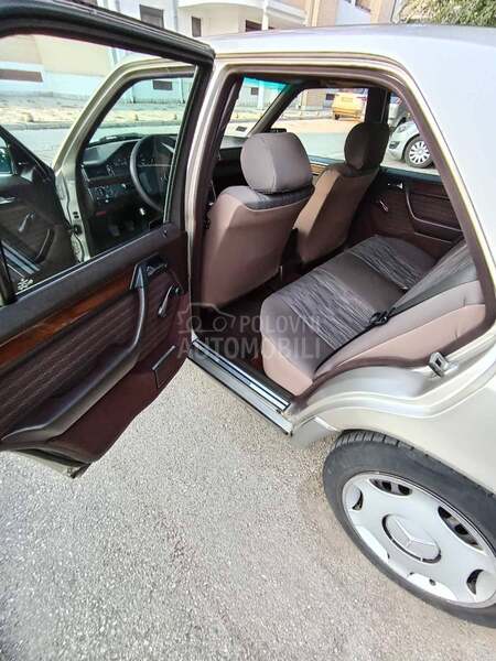 Mercedes Benz E 124 200 D/124