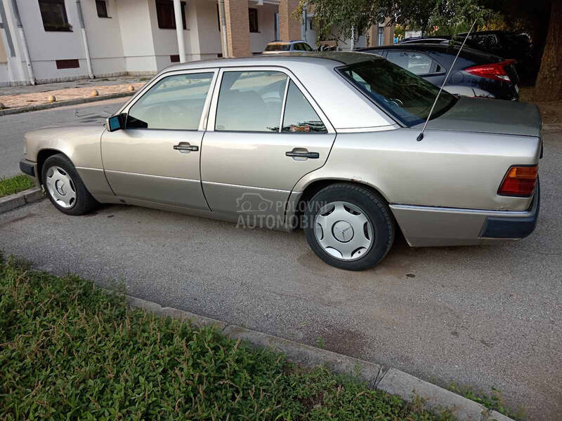 Mercedes Benz E 124 200 D/124