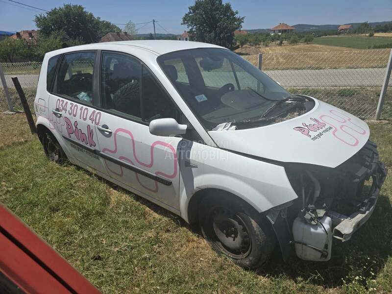 Renault Scenic 1.6 2003. god. -  kompletan auto u delovima