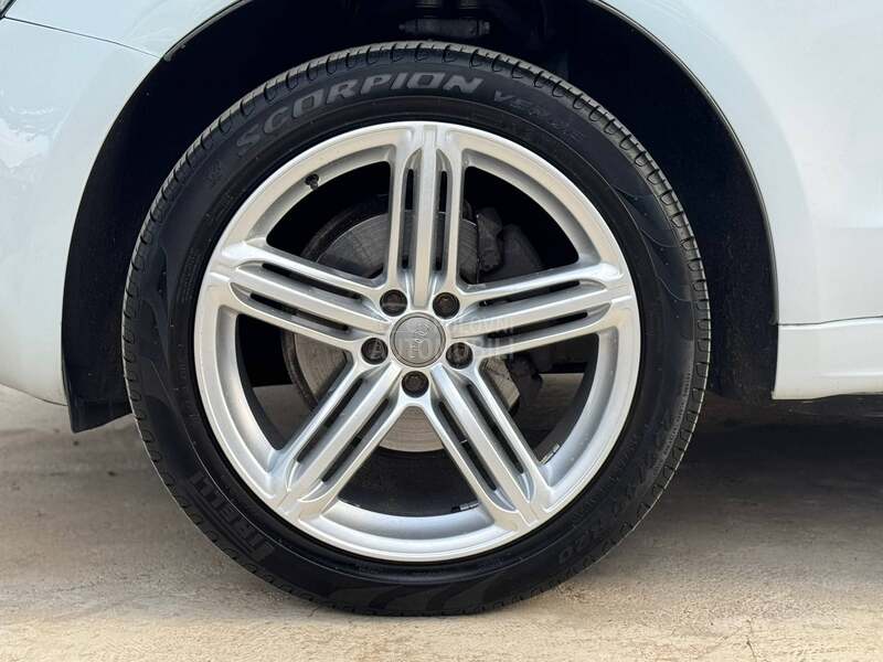Audi Q5 3xS CH