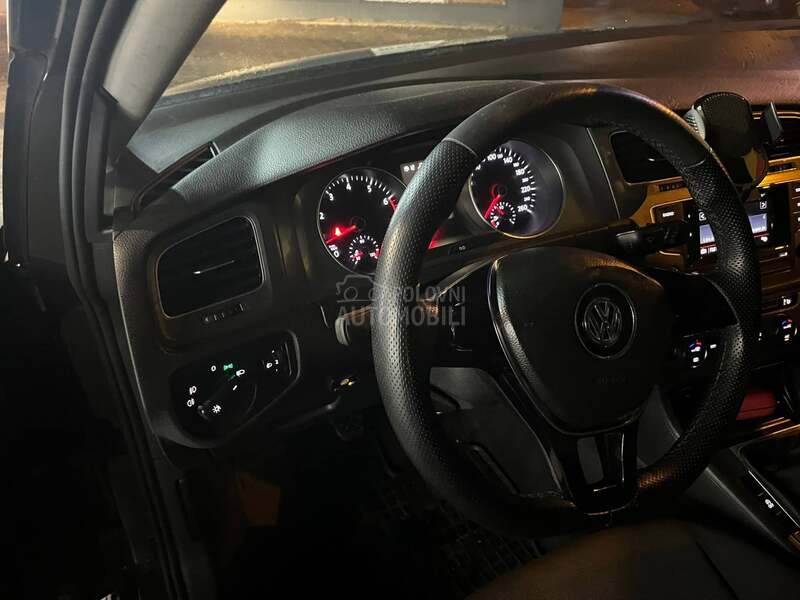 Volkswagen Golf 7 1.2 tsi
