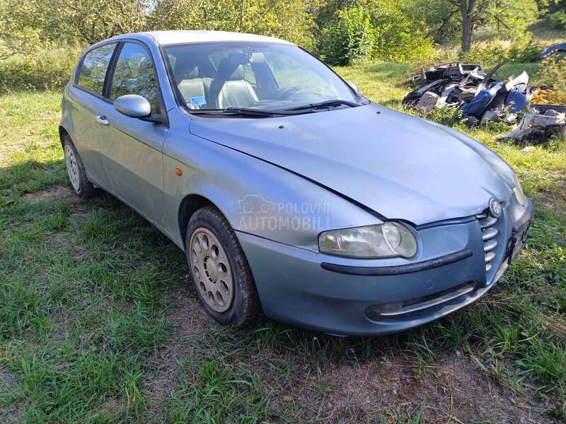 Alfa Romeo 147 1.6 2003. god. -  kompletan auto u delovima