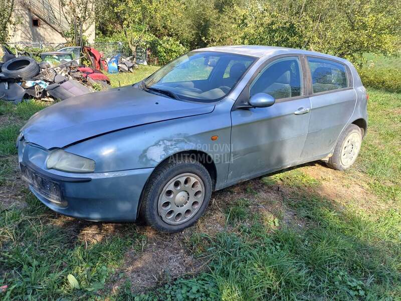 Alfa Romeo 147 1.6 2003. god. -  kompletan auto u delovima