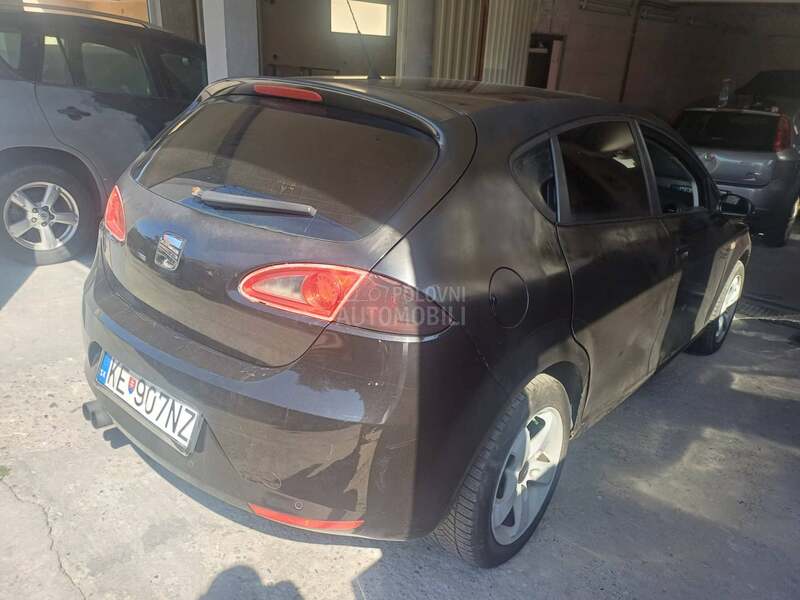 Seat Leon 1.6 2005. god. -  kompletan auto u delovima