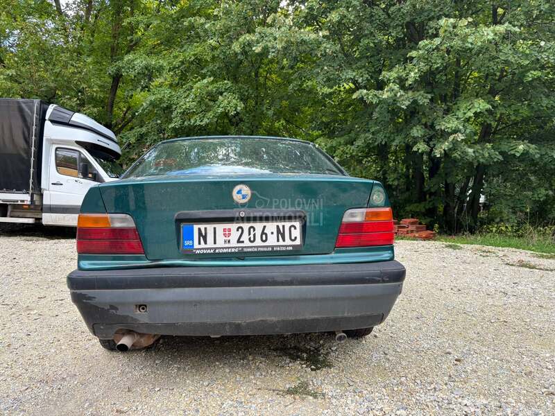 BMW 318 