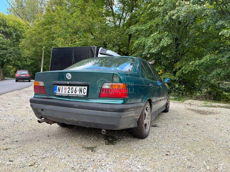 BMW 318 