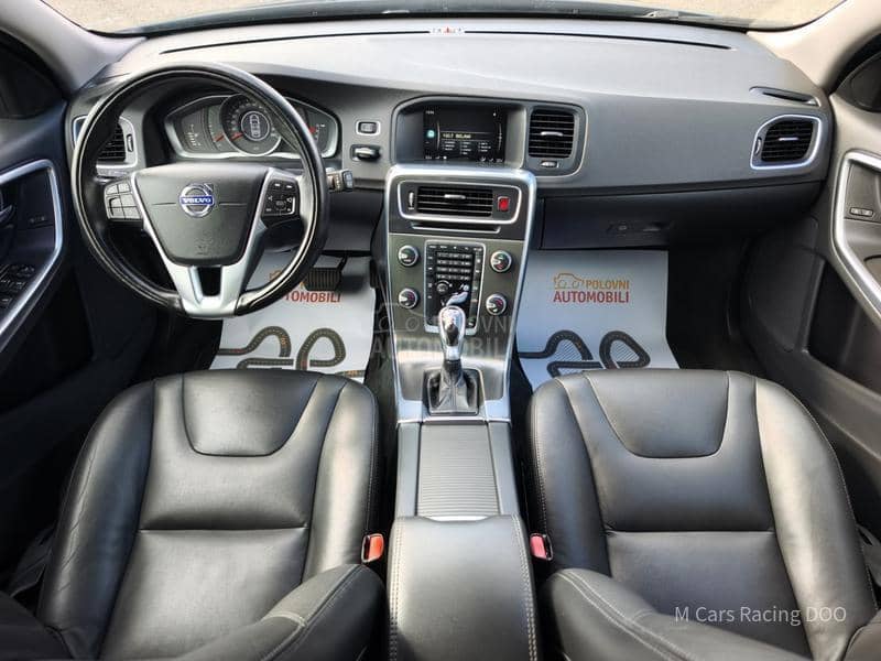 Volvo V60 D5 MOMENTUM