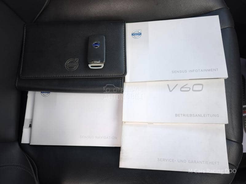 Volvo V60 D5 MOMENTUM