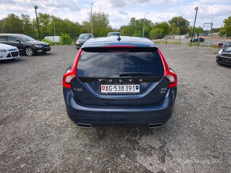 Volvo V60 D5 MOMENTUM