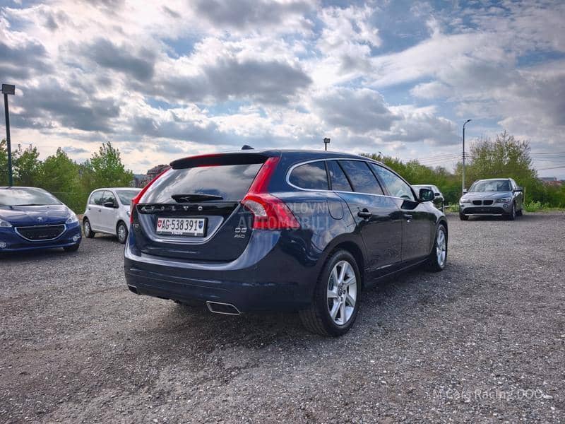 Volvo V60 D5 MOMENTUM