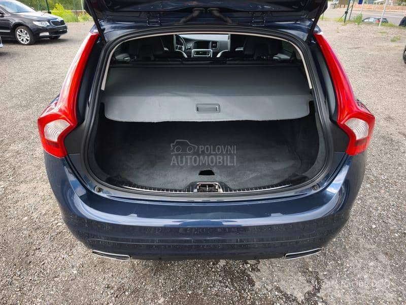 Volvo V60 D5 MOMENTUM